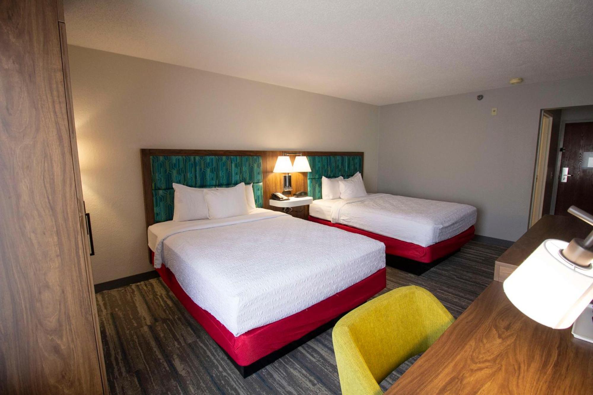 Hampton Inn Kent/Akron Area Экстерьер фото